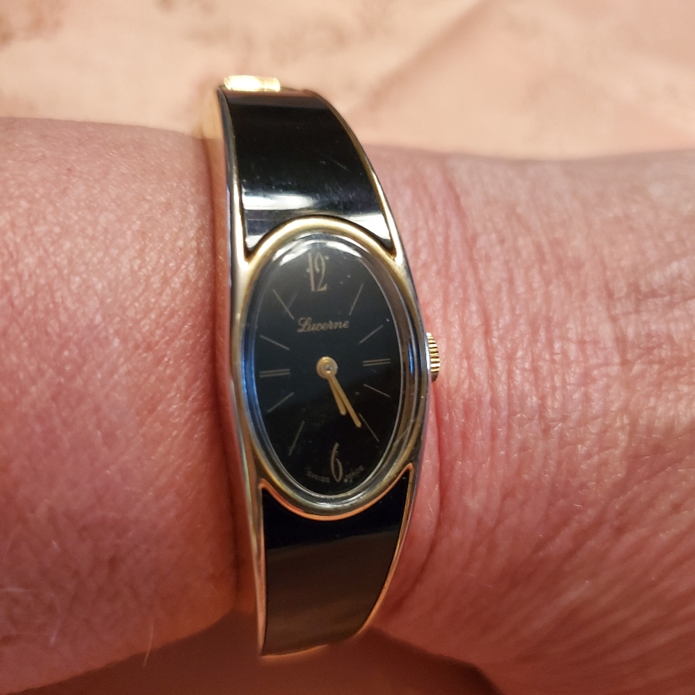 Ladies watch 🖤